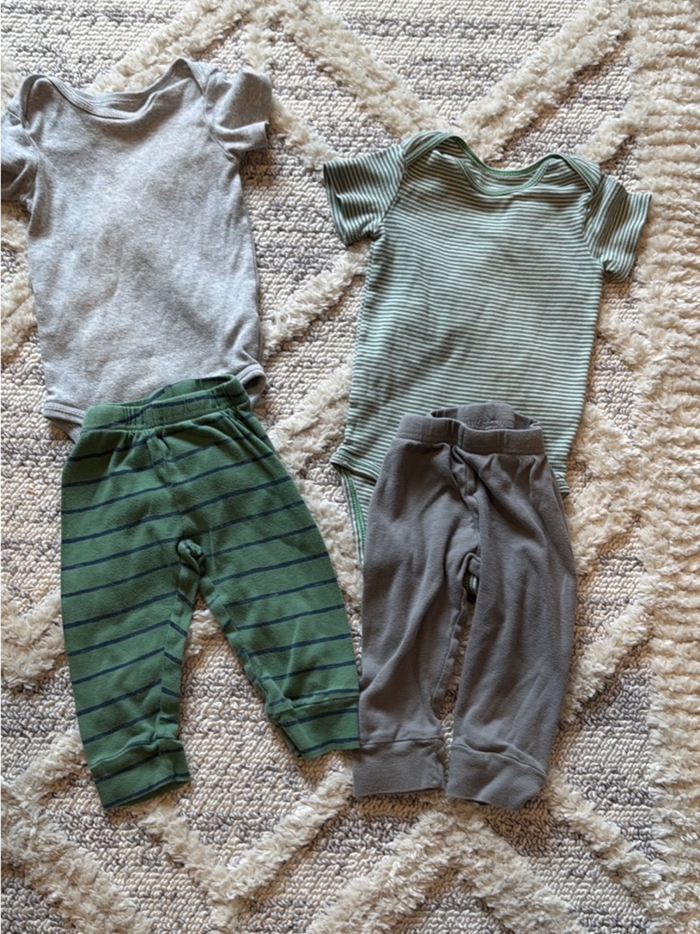Unbranded Kids Matching Set - Green & Gray Two-Piece Outfit